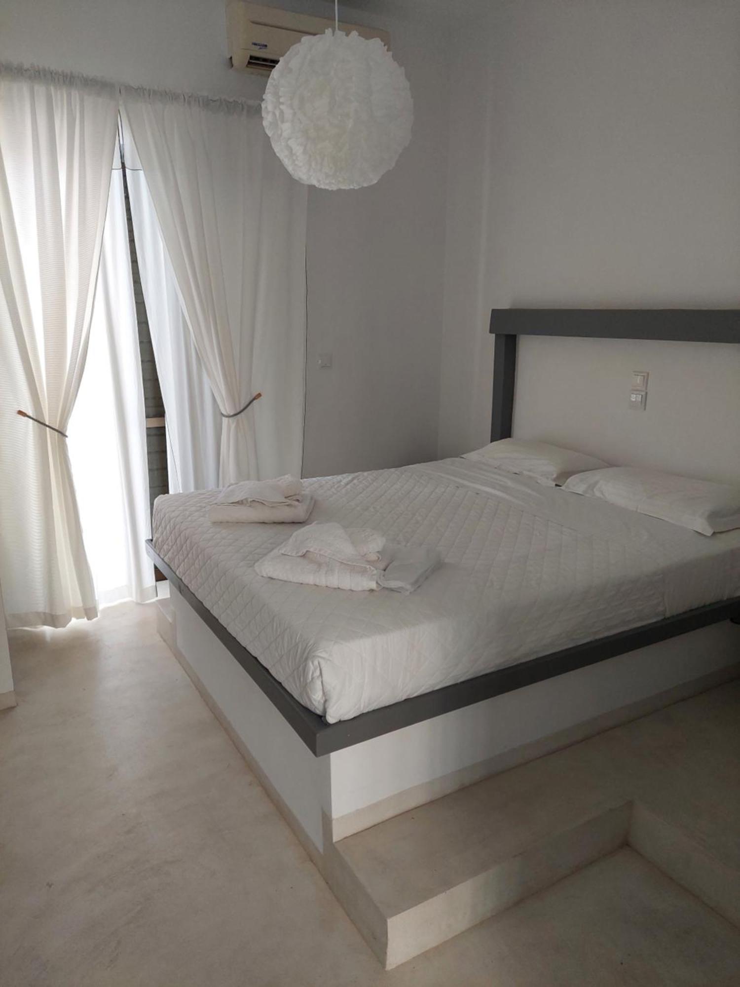 Apartamento Golden Star Praxitelous Agia Marina  Exterior foto